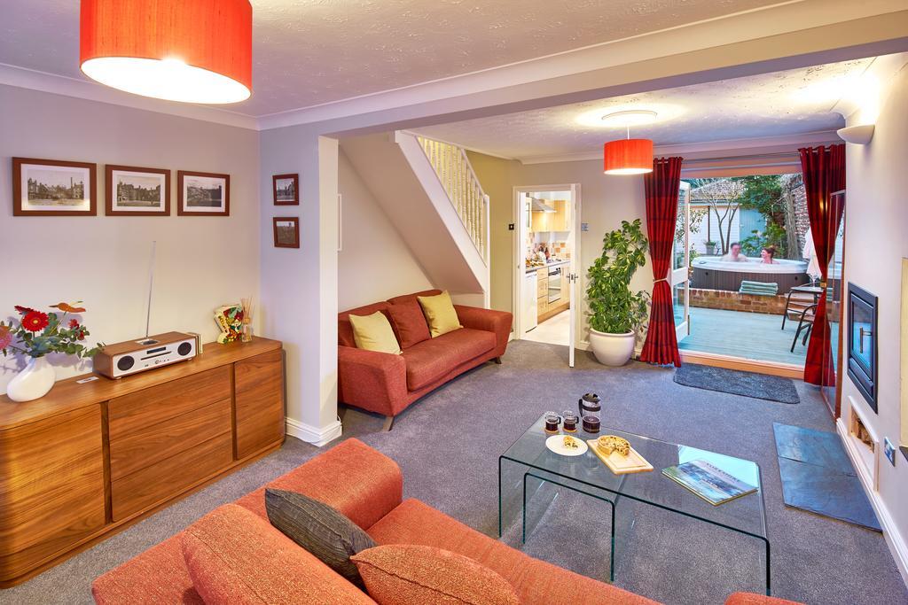בברלי Bright Moments Holiday Home מראה חיצוני תמונה