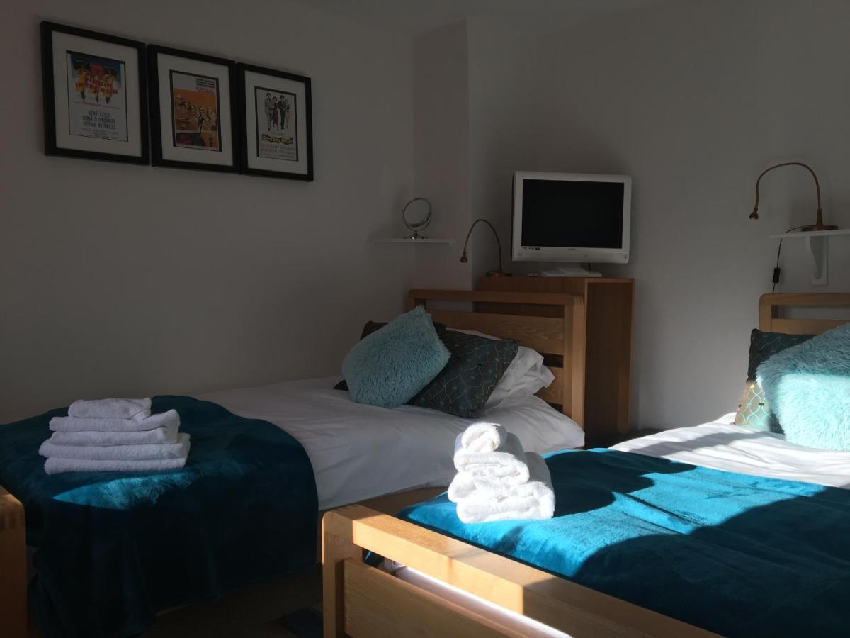 בברלי Bright Moments Holiday Home מראה חיצוני תמונה